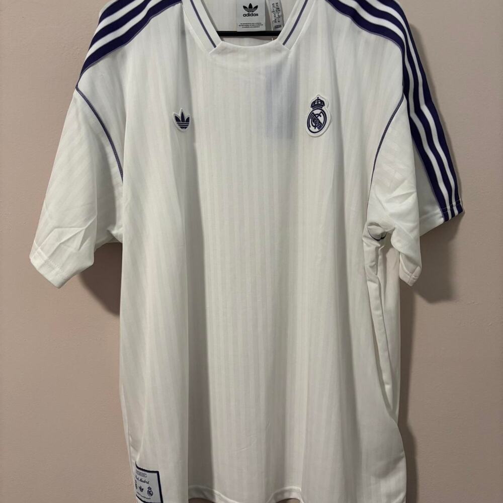 Adidas white and purple real madrid size XL mens